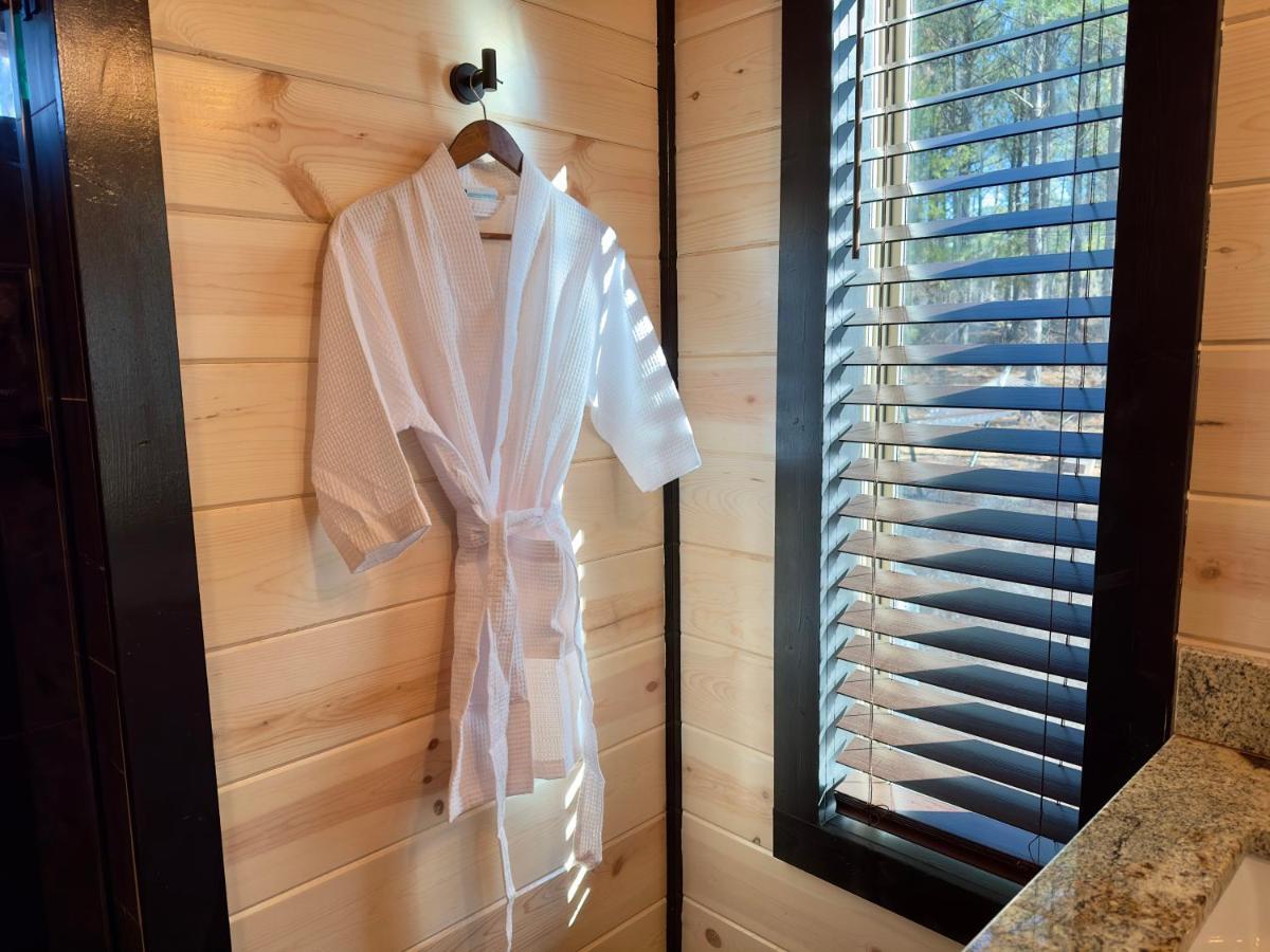 New Luxury Cabin, Hot Tub, Forest Views,Hotel Style Amenities Broken Bow Exterior photo
