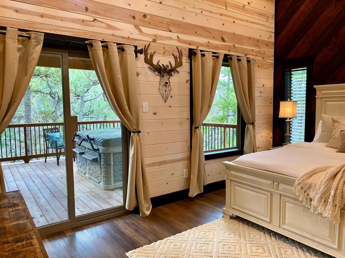 New Luxury Cabin, Hot Tub, Forest Views,Hotel Style Amenities Broken Bow Exterior photo