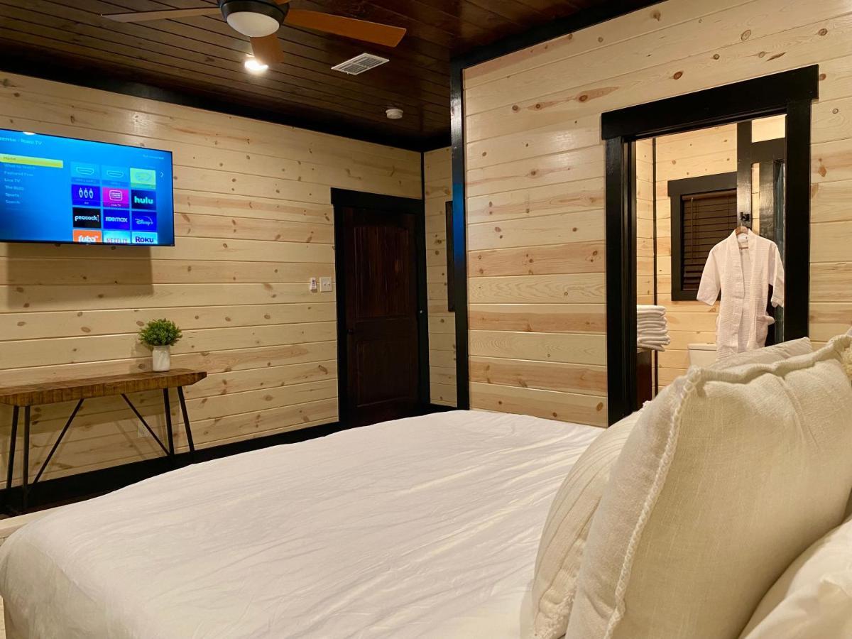 New Luxury Cabin, Hot Tub, Forest Views,Hotel Style Amenities Broken Bow Exterior photo