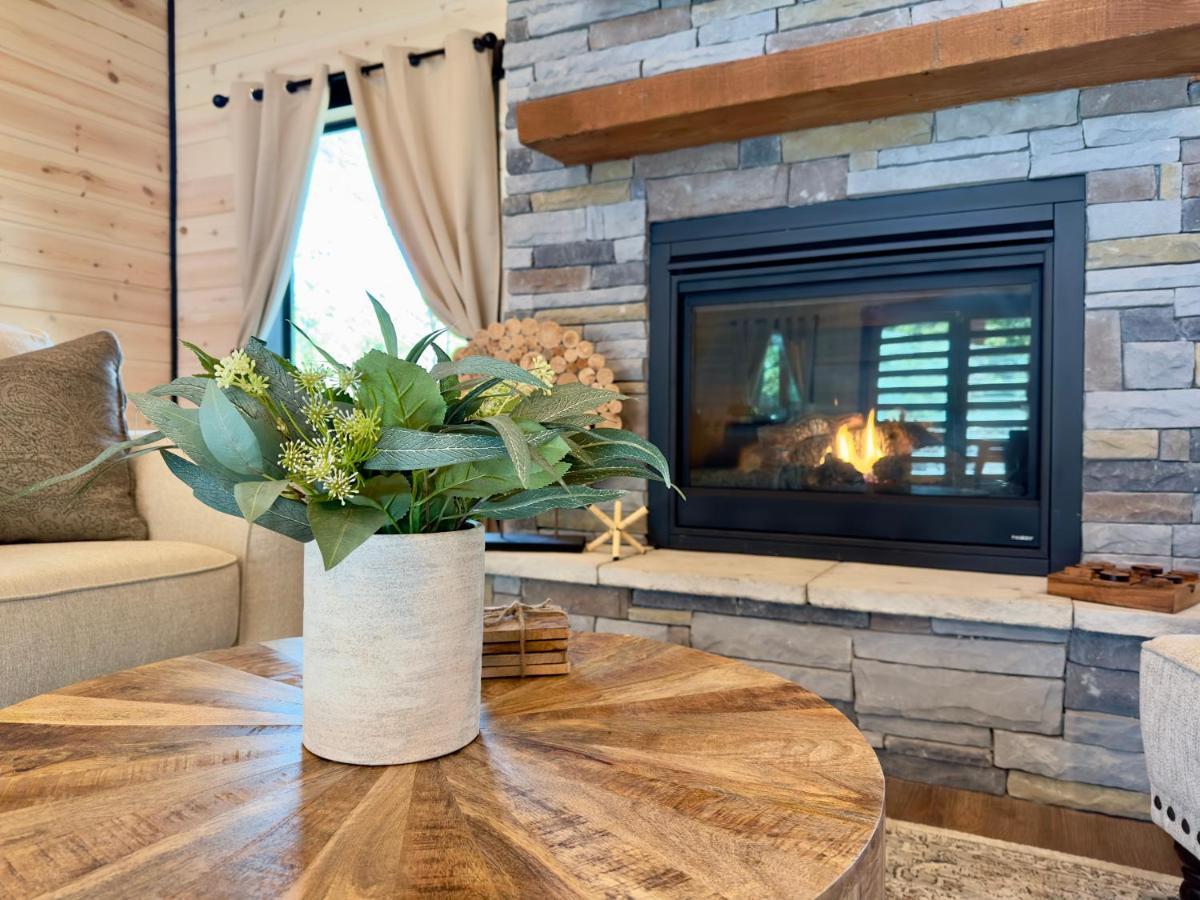 New Luxury Cabin, Hot Tub, Forest Views,Hotel Style Amenities Broken Bow Exterior photo