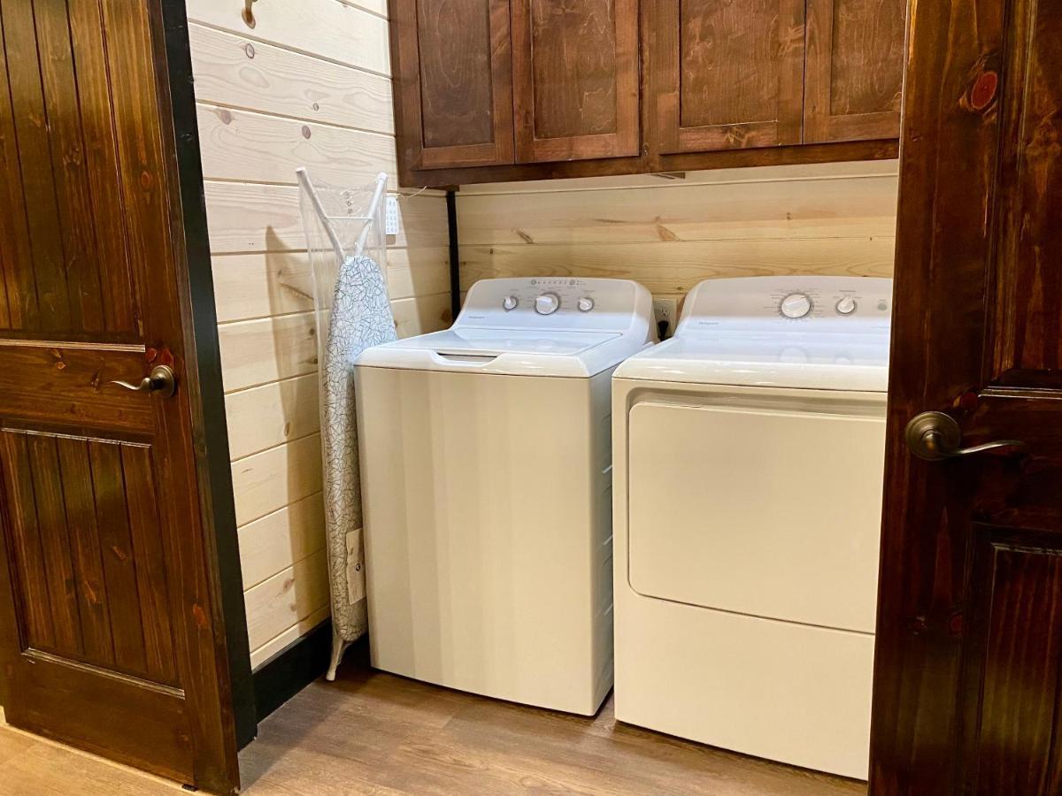 New Luxury Cabin, Hot Tub, Forest Views,Hotel Style Amenities Broken Bow Exterior photo