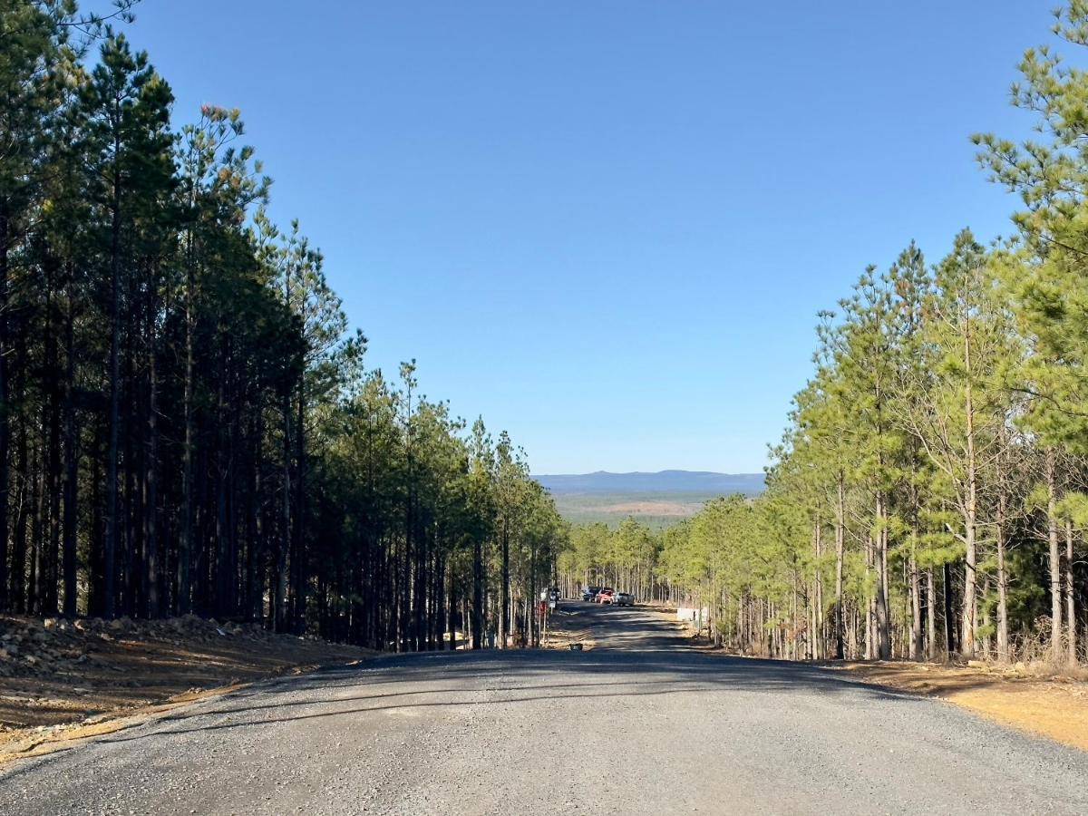 New Luxury Cabin, Hot Tub, Forest Views,Hotel Style Amenities Broken Bow Exterior photo