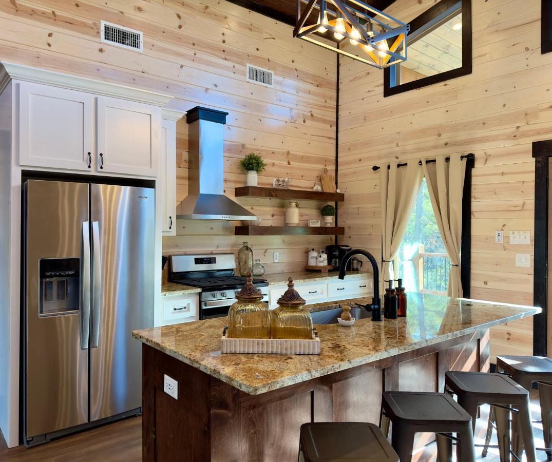 New Luxury Cabin, Hot Tub, Forest Views,Hotel Style Amenities Broken Bow Exterior photo
