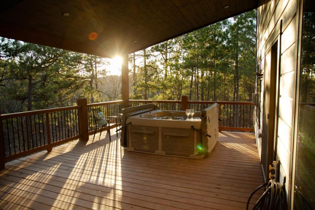 New Luxury Cabin, Hot Tub, Forest Views,Hotel Style Amenities Broken Bow Exterior photo