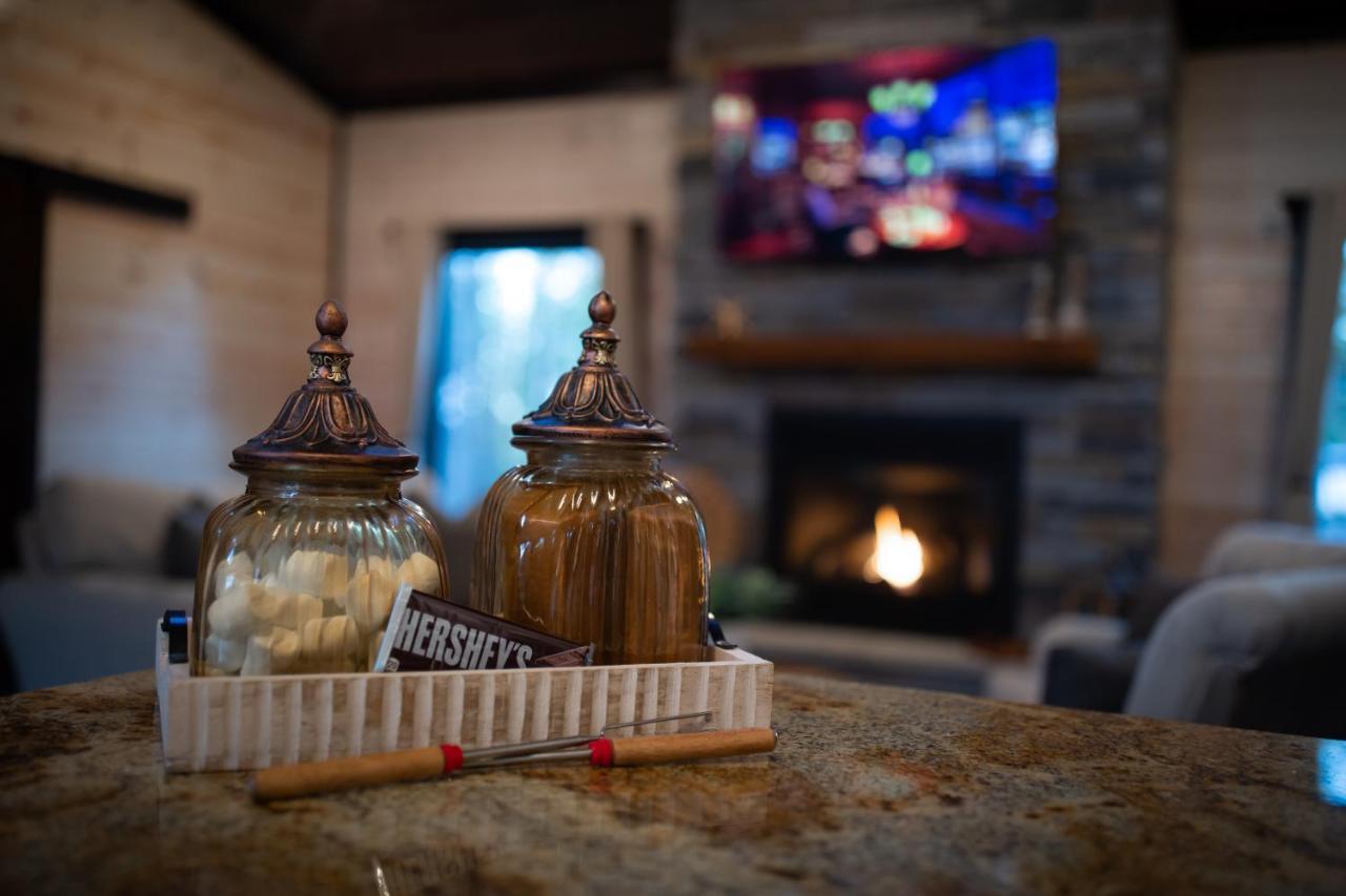 New Luxury Cabin, Hot Tub, Forest Views,Hotel Style Amenities Broken Bow Exterior photo