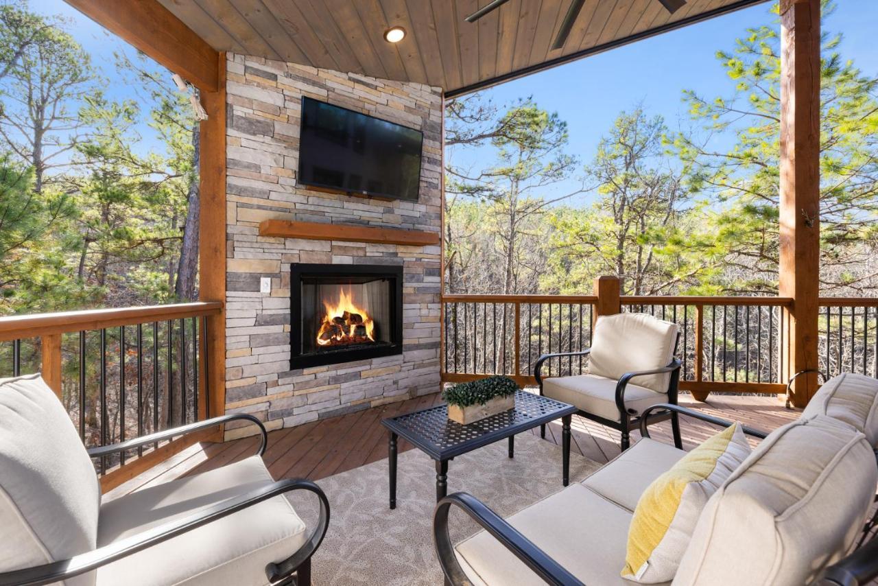 New Luxury Cabin, Hot Tub, Forest Views,Hotel Style Amenities Broken Bow Exterior photo