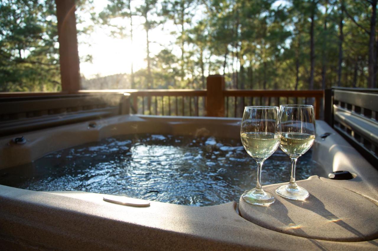 New Luxury Cabin, Hot Tub, Forest Views,Hotel Style Amenities Broken Bow Exterior photo