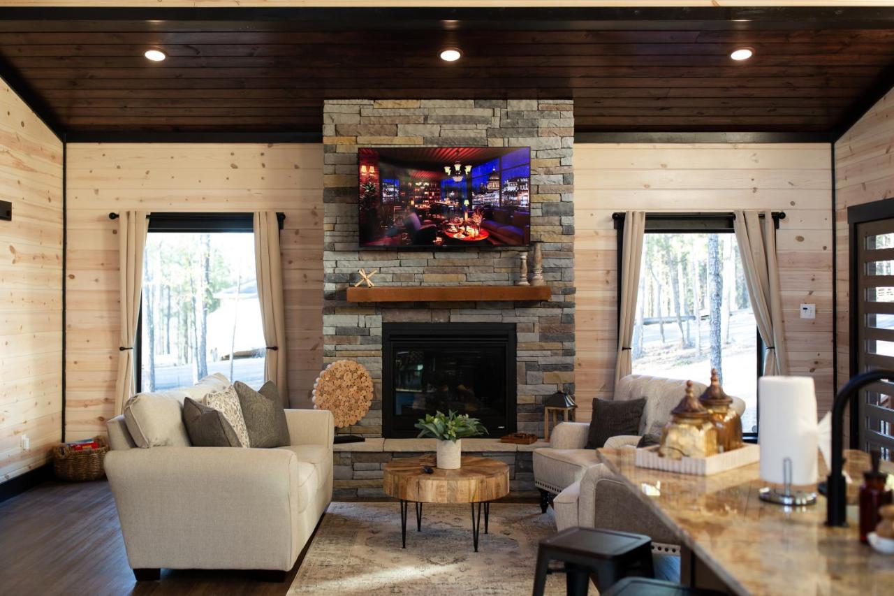New Luxury Cabin, Hot Tub, Forest Views,Hotel Style Amenities Broken Bow Exterior photo
