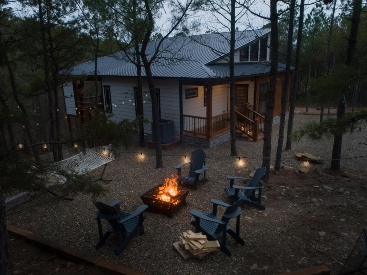 New Luxury Cabin, Hot Tub, Forest Views,Hotel Style Amenities Broken Bow Exterior photo