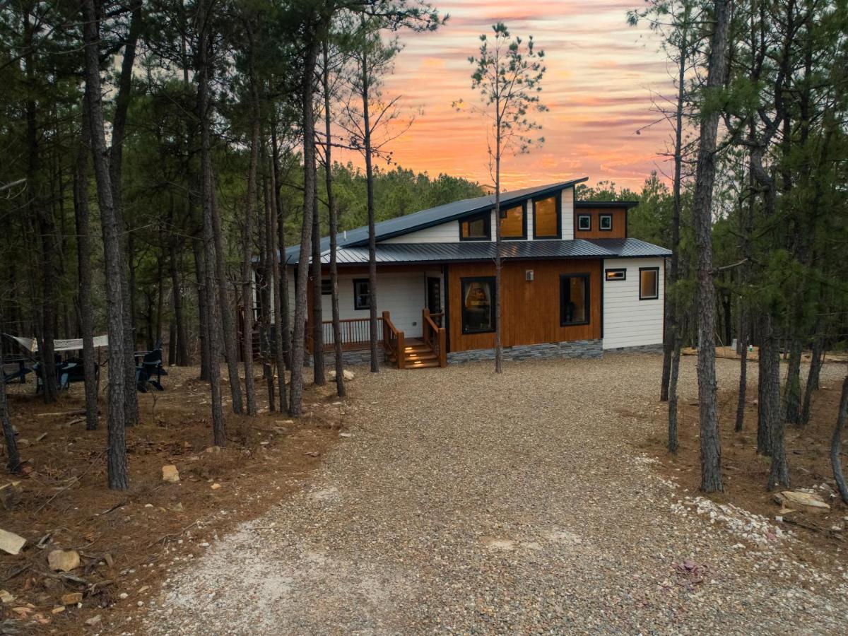 New Luxury Cabin, Hot Tub, Forest Views,Hotel Style Amenities Broken Bow Exterior photo