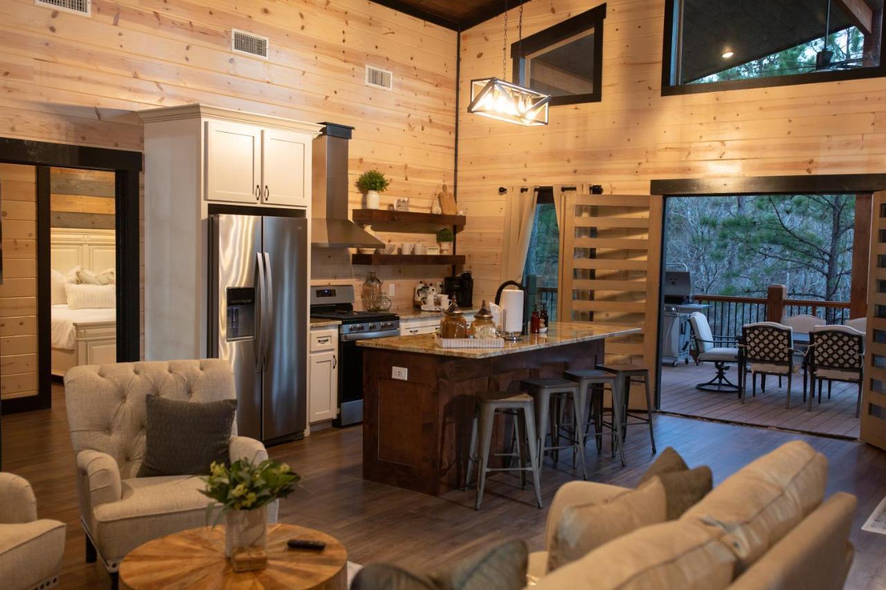 New Luxury Cabin, Hot Tub, Forest Views,Hotel Style Amenities Broken Bow Exterior photo