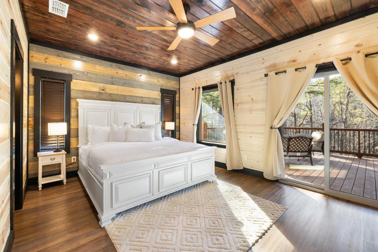 New Luxury Cabin, Hot Tub, Forest Views,Hotel Style Amenities Broken Bow Exterior photo